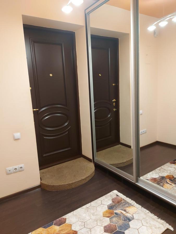 Central Point Apartment Lviv Extérieur photo