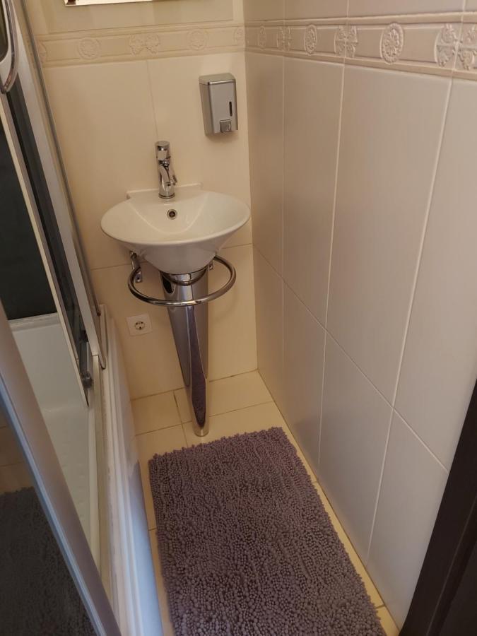 Central Point Apartment Lviv Extérieur photo